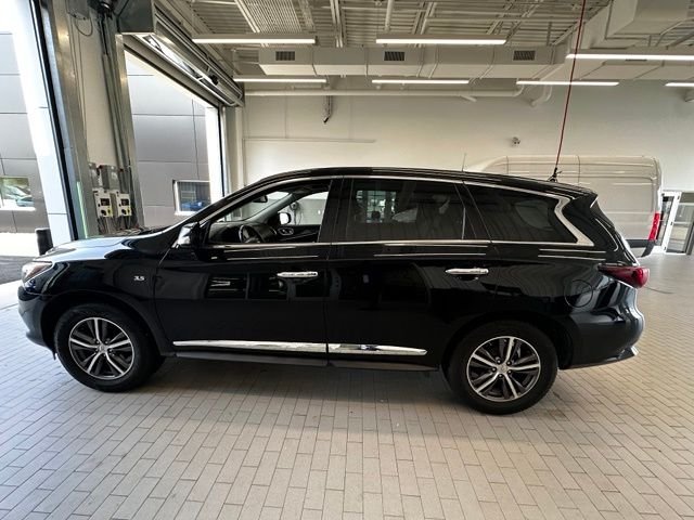 Used 2018 Black INFINITI Base image 6