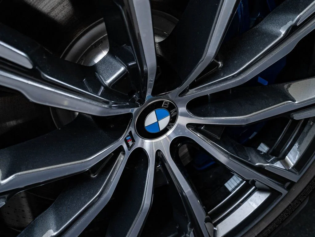 New 2026 Carbon Black Metallic BMW M60i image 8