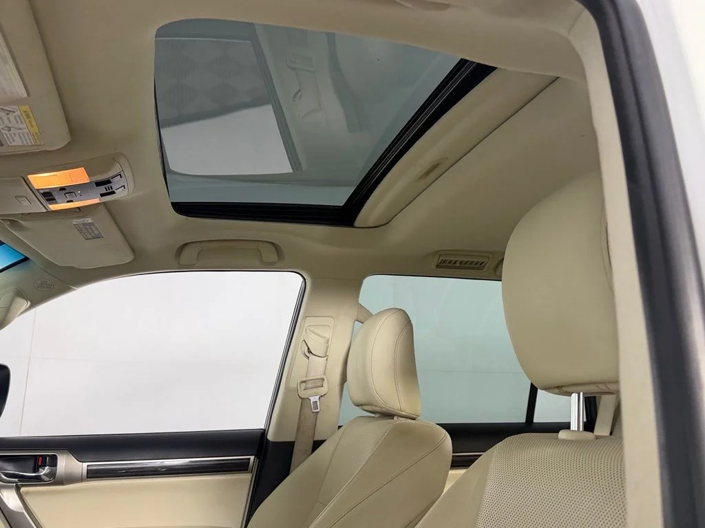Used 2021  Lexus 460 image 21