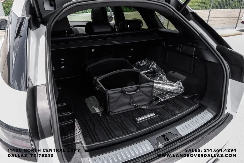 New 2026 Fuji White Land Rover S image 52