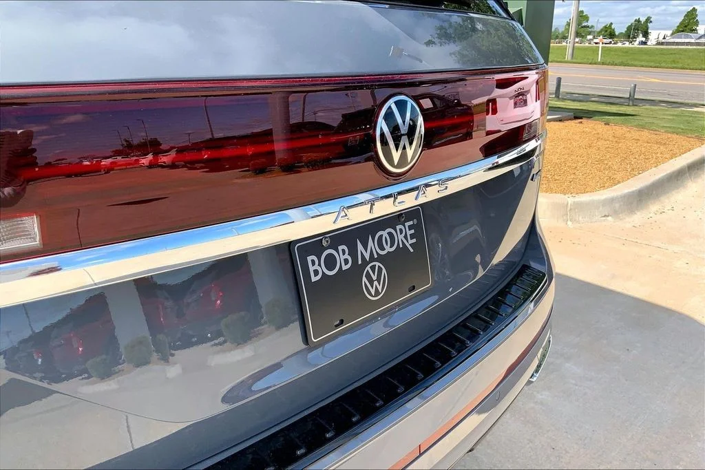 New 2026 Pure Gray Volkswagen 2.0T SEL Premium R-Line image 9