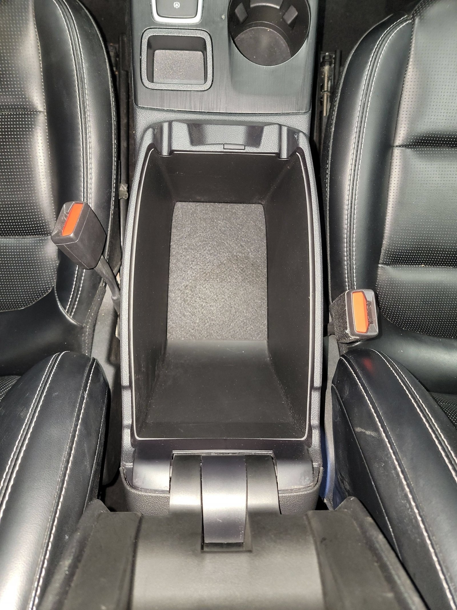 Used 2023 Black Metallic Ford Platinum image 27