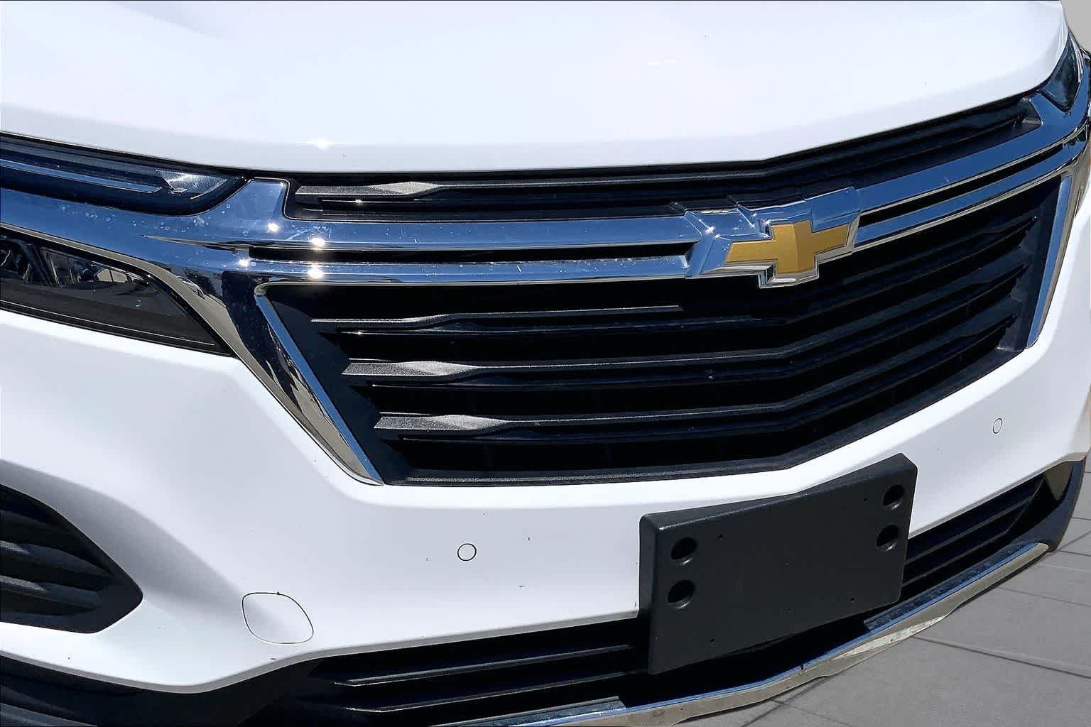 Used 2024 Summit White Chevrolet LT image 31