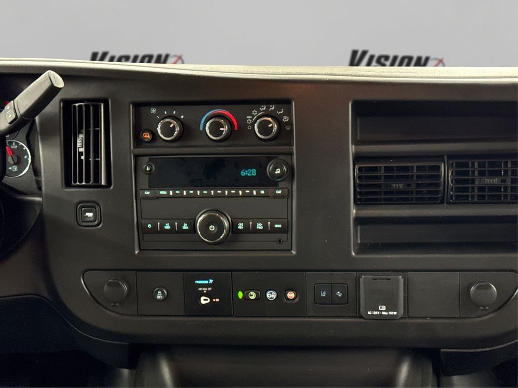 Used 2025 White GMC LT image 19