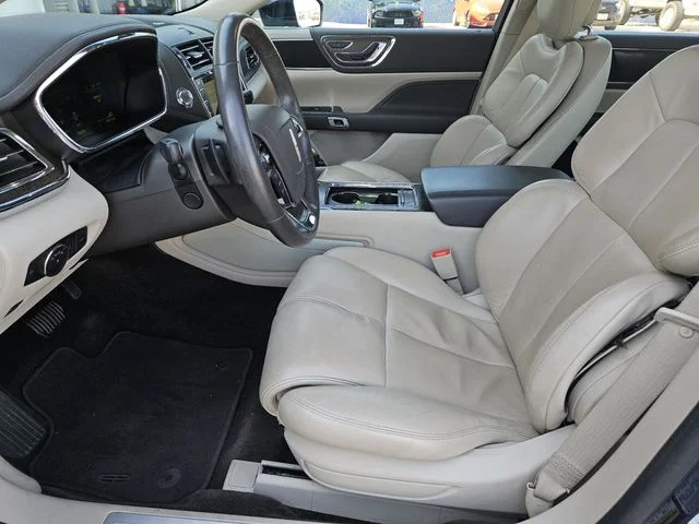 Used 2017 Sapphire Blue Metallic Lincoln Select image 22