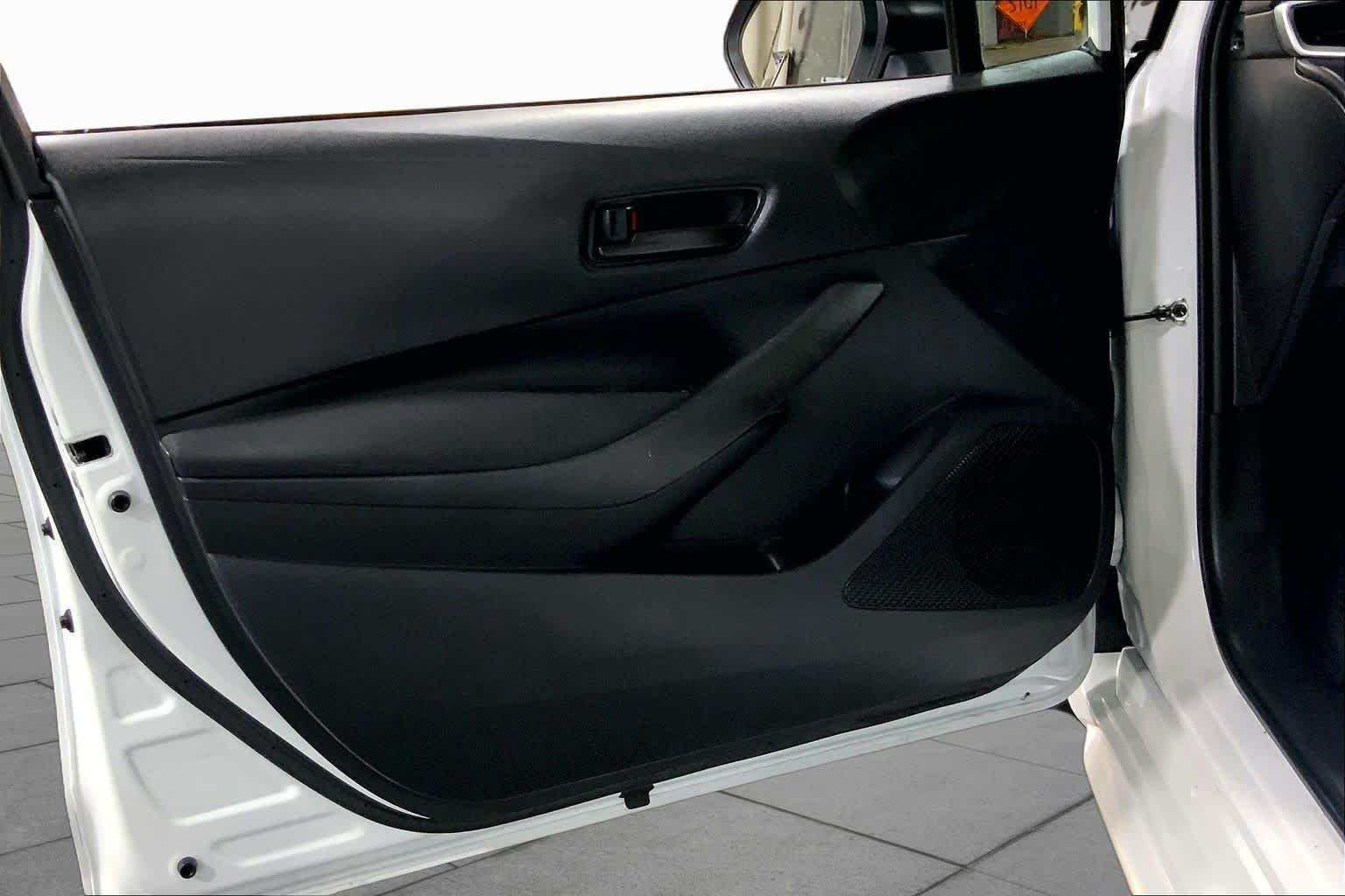 Used 2024 Wind Chill Pearl Toyota LE image 21