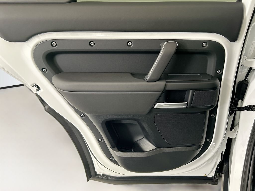 New 2026 Fuji White Land Rover X-Dynamic SE image 25