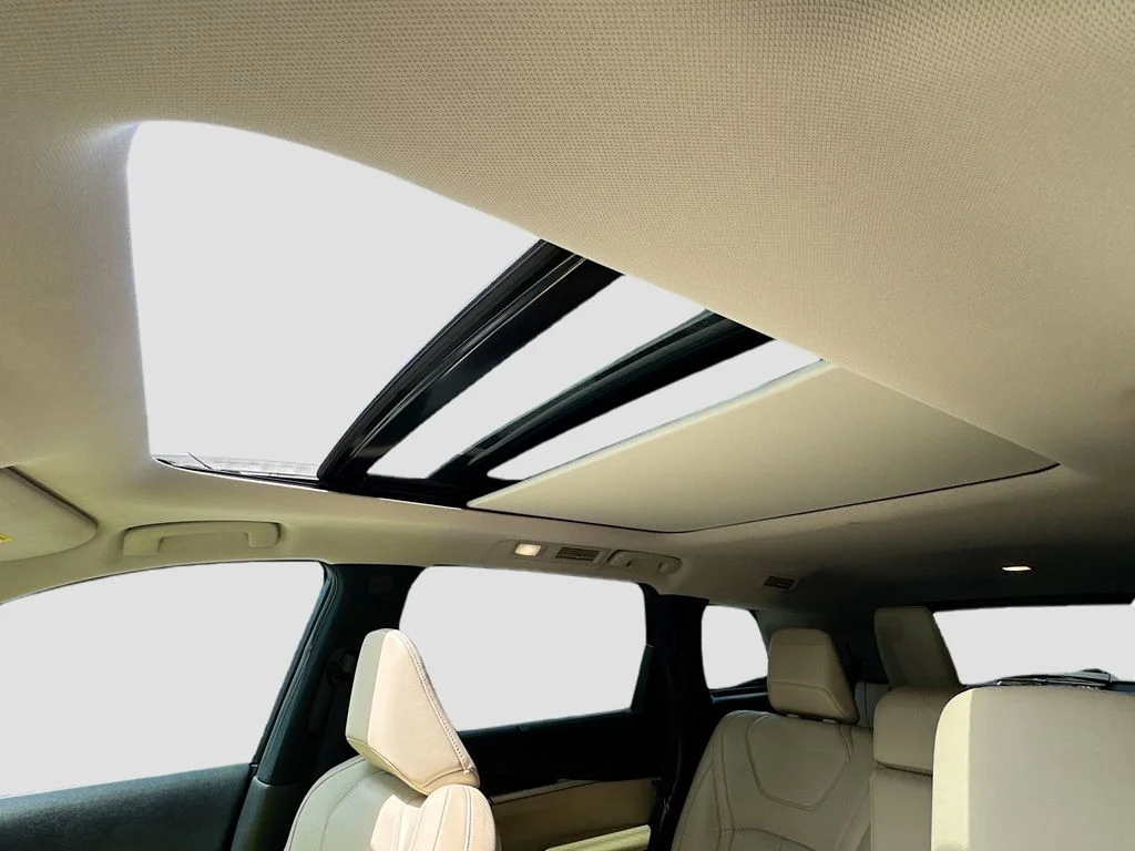 Certified Used 2023 White INFINITI Sensory image 24