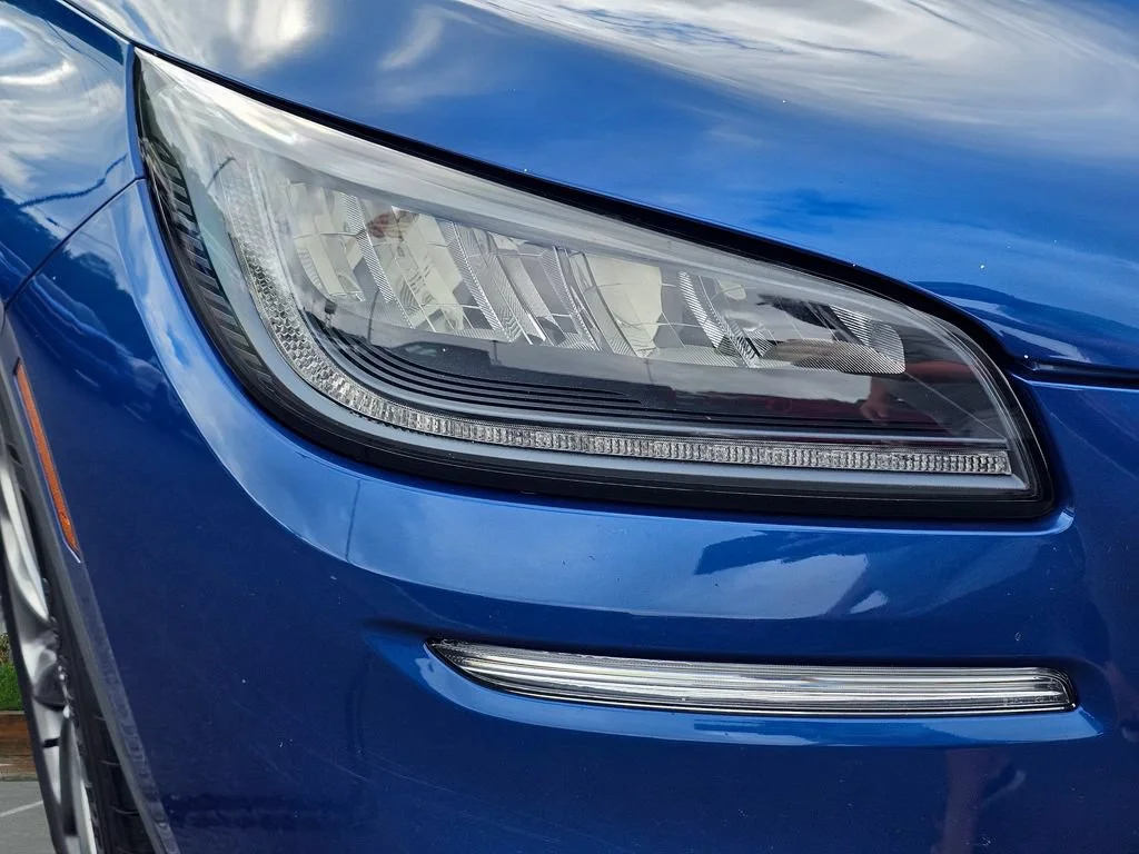 Used 2021 Artisan Blue Lincoln Standard image 4