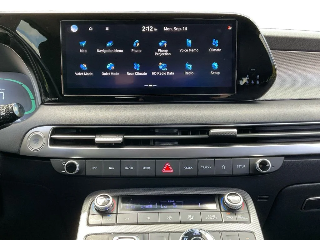 Used 2024 Gray Hyundai SEL image 12