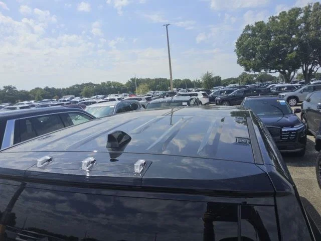 Used 2025 Graphite Blue Metallic GMC 2X image 17