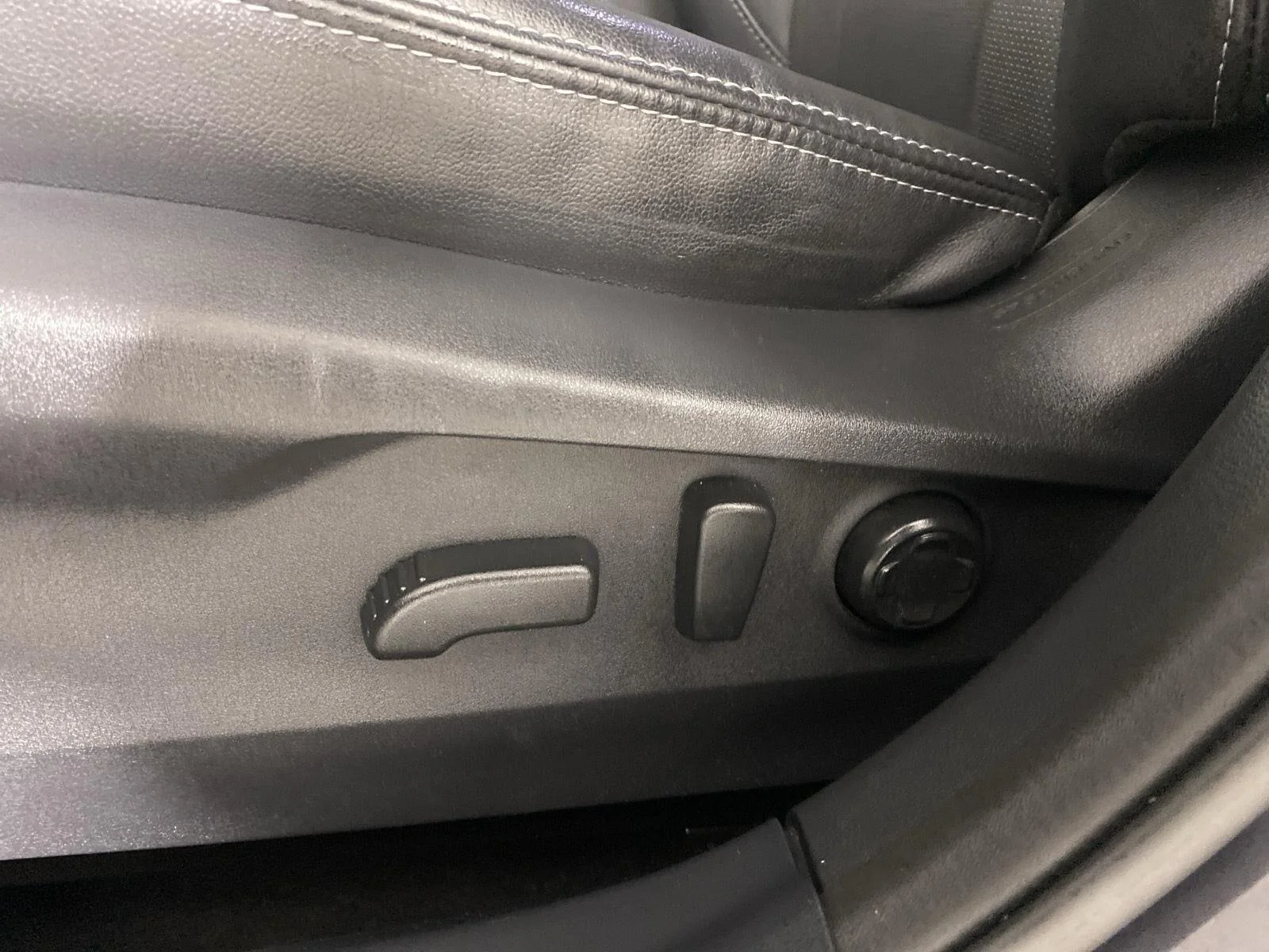 Used 2024 Magnetite Gray Metallic Subaru Limited image 15