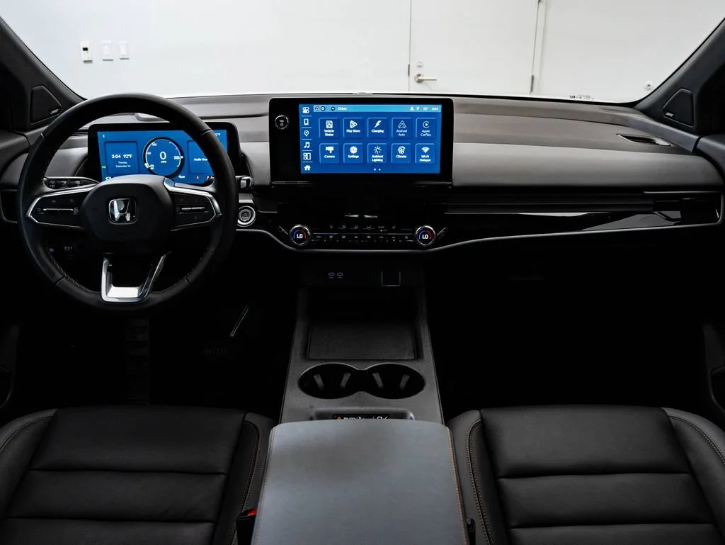 Used 2025 Snowfall Pearl Honda Touring image 33
