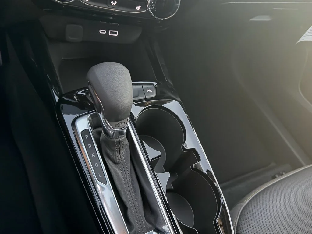 New 2026 Mosaic Black Metallic Chevrolet ACTIV image 11