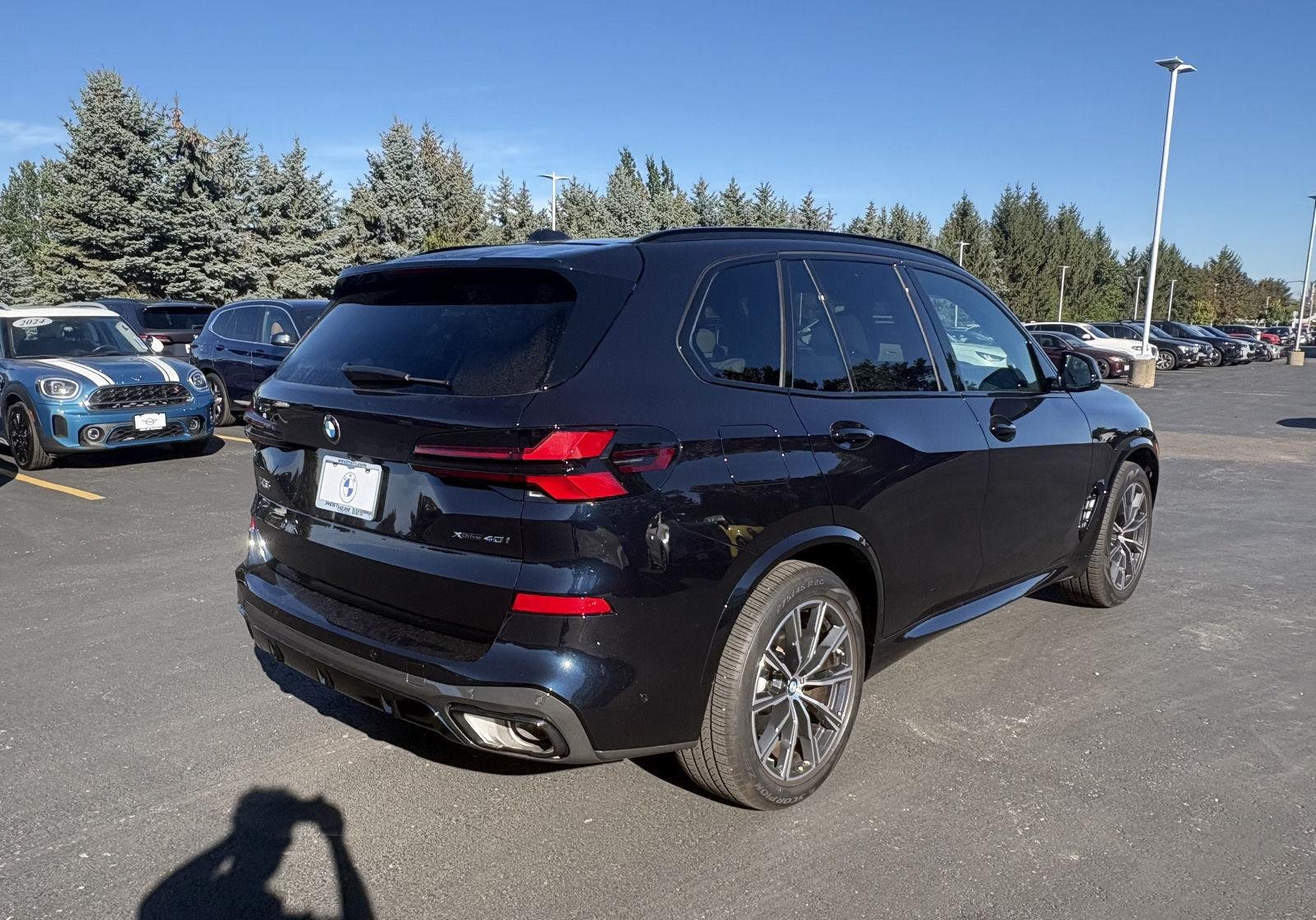 Used 2026 Carbon Black Metallic BMW xDrive40i image 7
