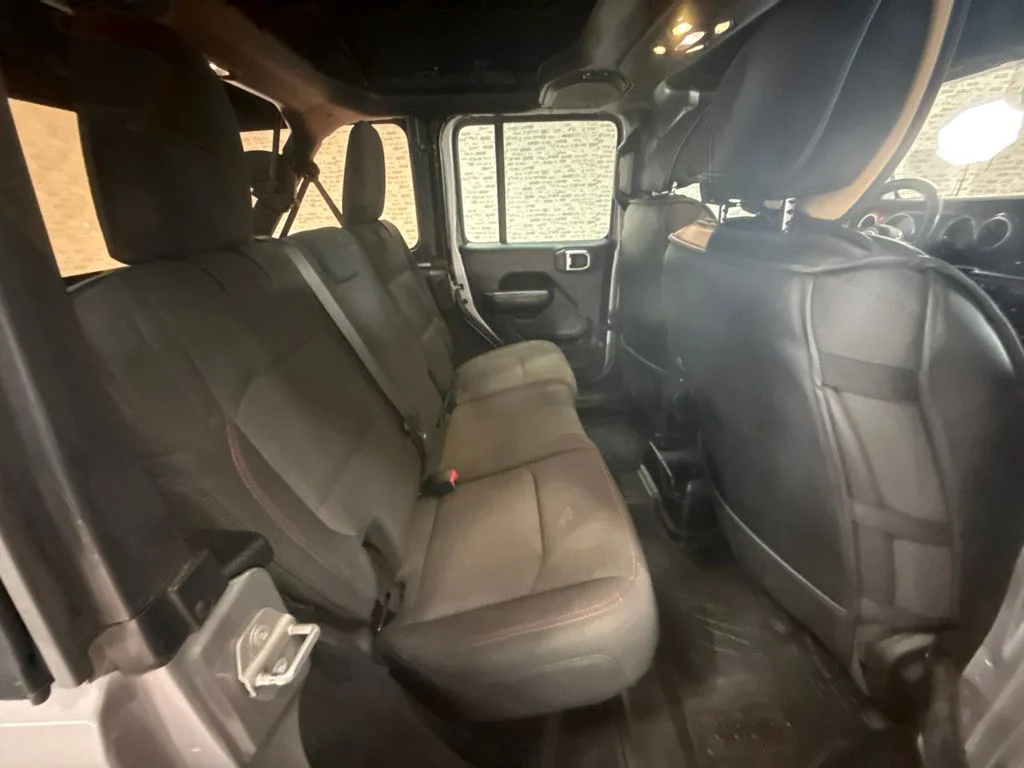 Used 2019 Billet Silver Metallic Clearcoat Jeep Unlimited Rubicon image 12