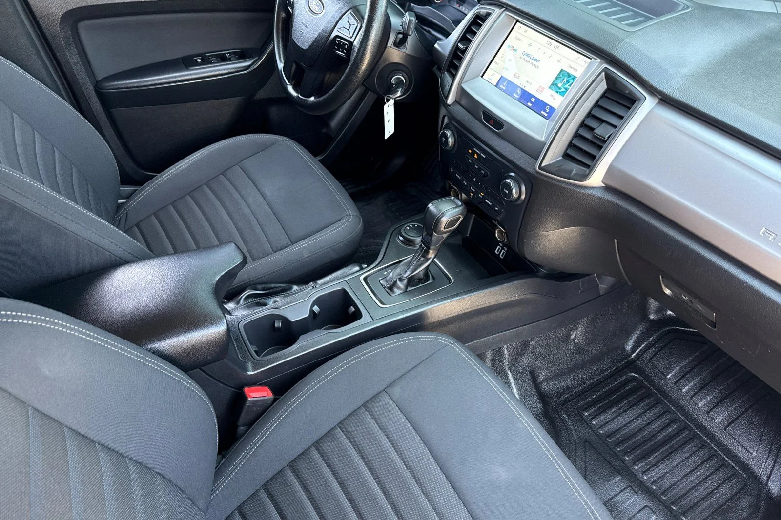 Used 2022 White Ford XL image 12