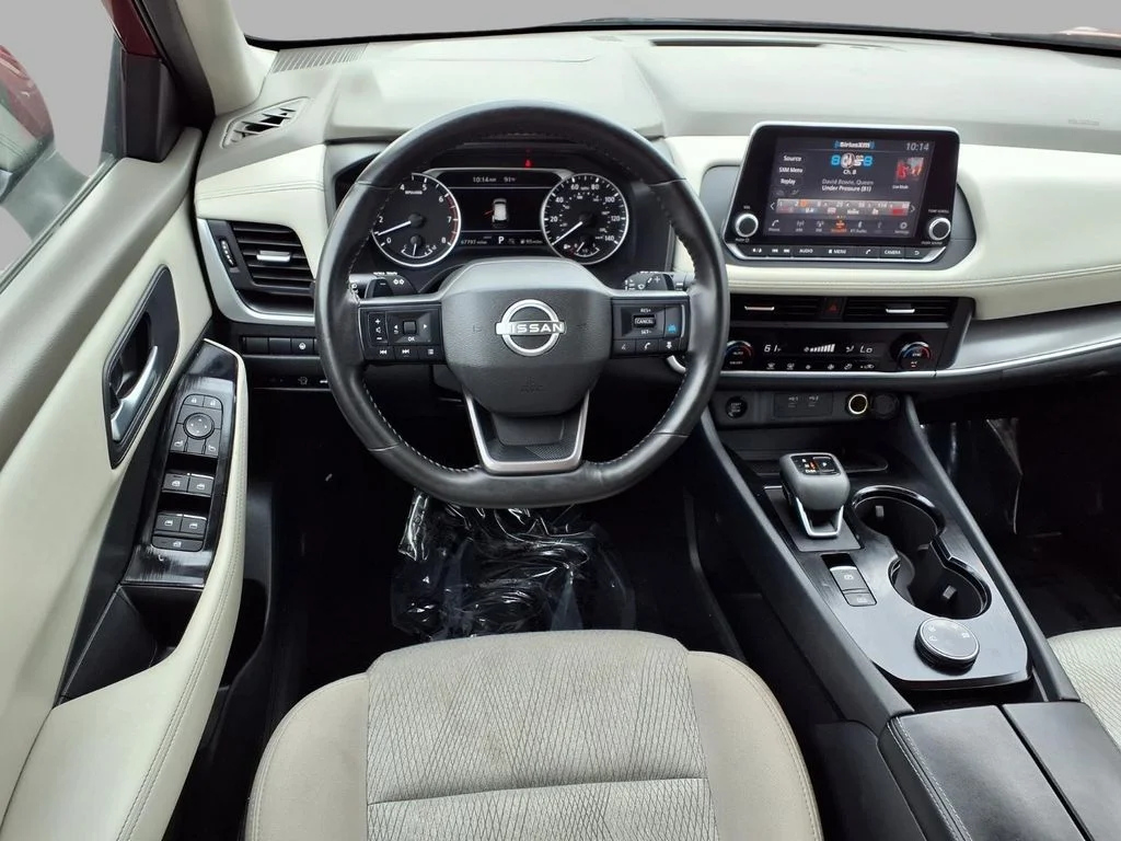 Used 2025 Red Nissan SV image 4