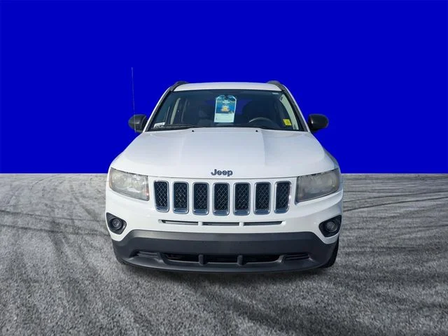 Used 2014 Bright White Clearcoat Jeep Sport image 9
