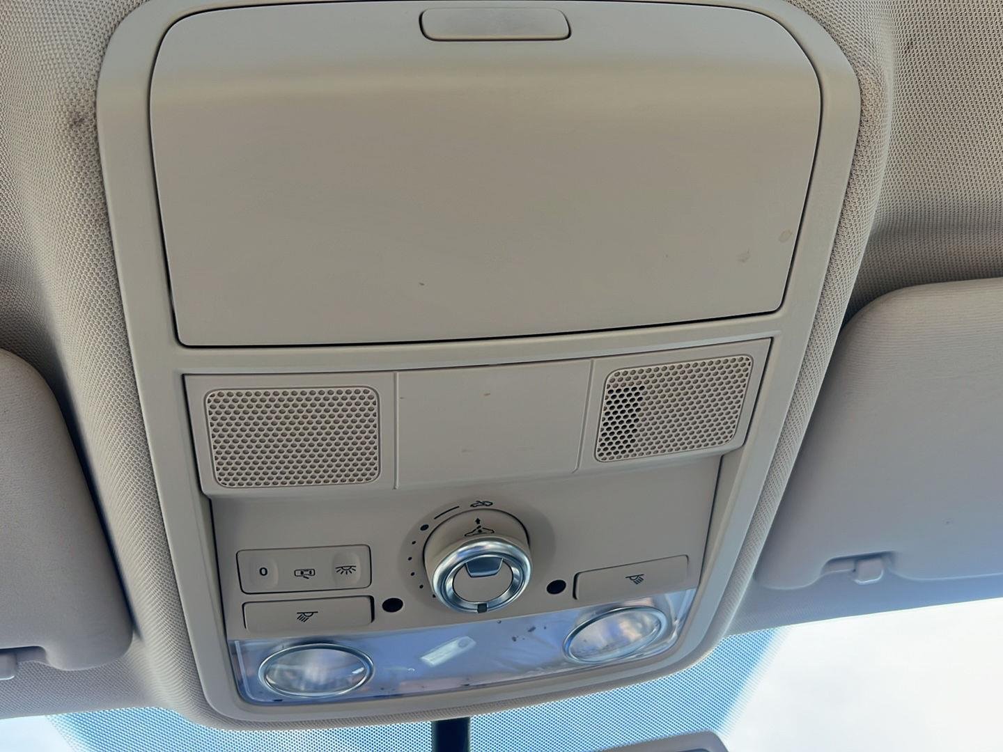 Used 2013 Candy White Volkswagen TDI SE w/Sunroof & Nav image 23