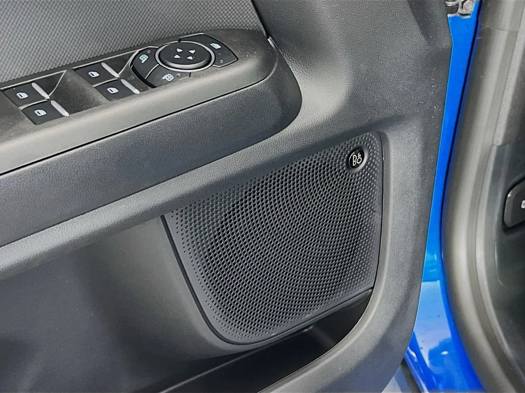 New 2026 Velocity Blue Metallic Ford Badlands image 13
