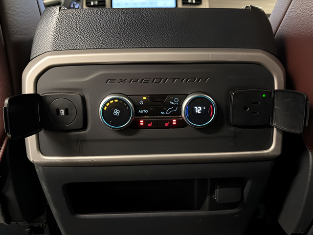 Used 2024 Silver Ford Limited image 18