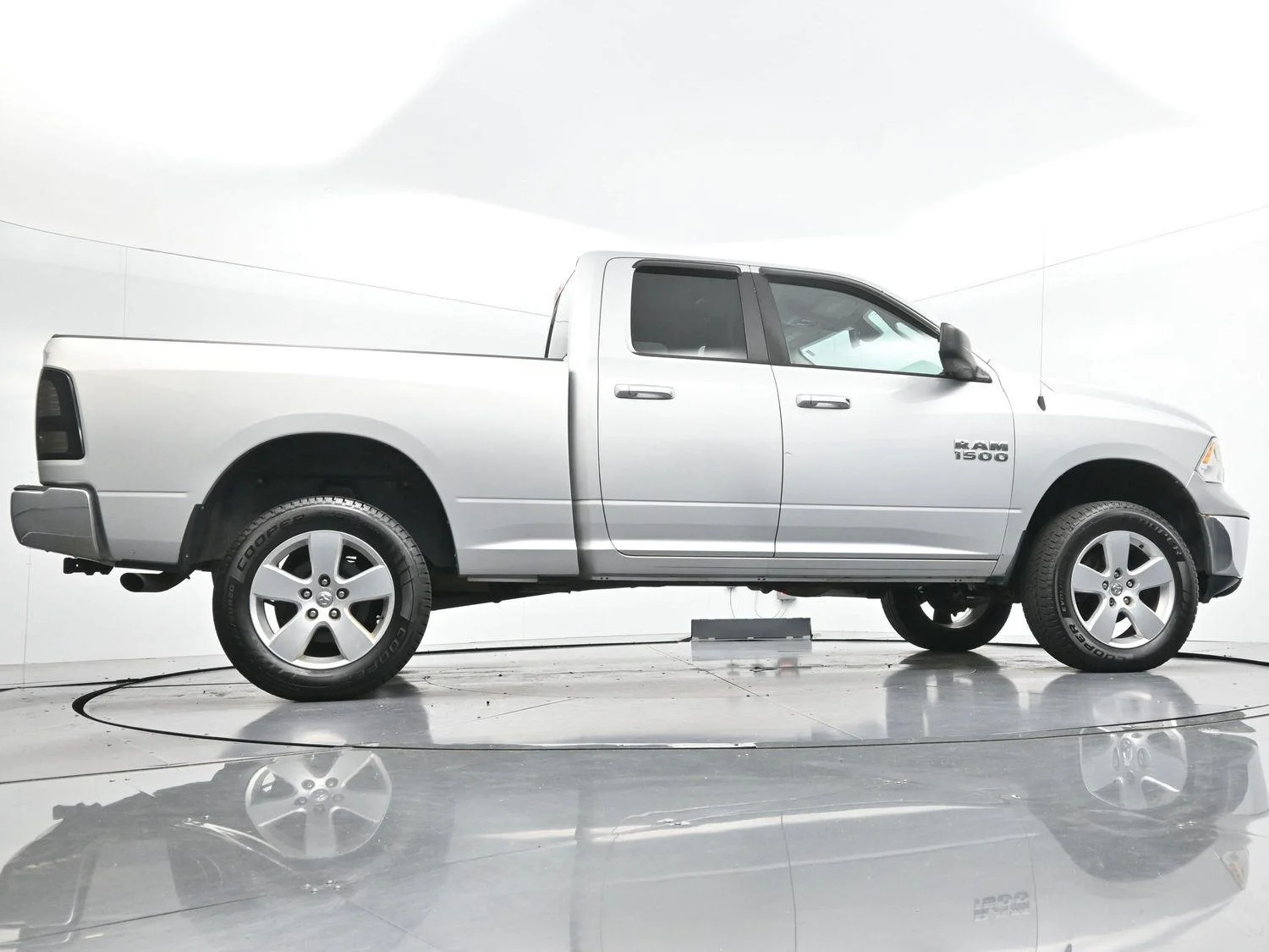 Used 2015 Bright Silver Metallic Clearcoat Ram SLT image 45