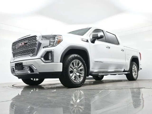 Used 2019 WHITE FROST TRICOAT GMC Denali image 26