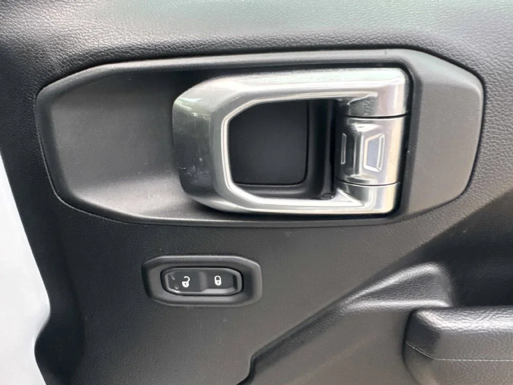 Used 2025 White Jeep Rubicon image 25