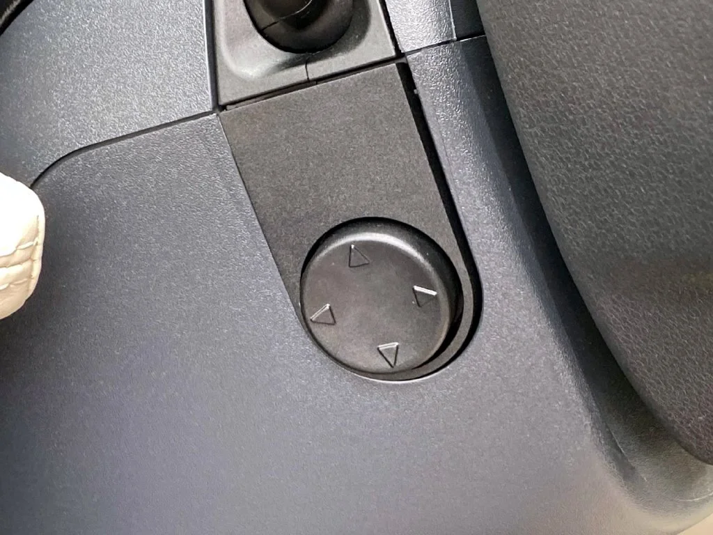 Used 2024 Blue Metallic Ford Platinum image 33