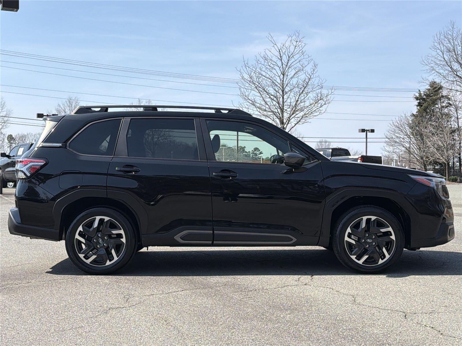 Used 2025 Crystal Black Silica Subaru Limited image 27