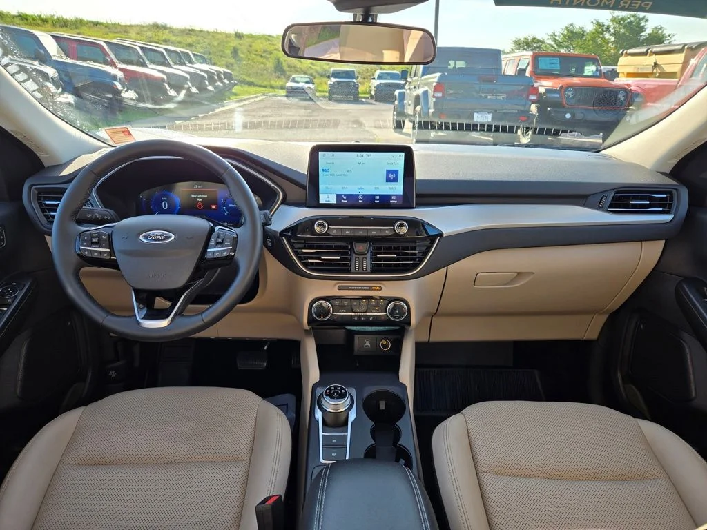 Used 2022 Blue Ford SEL image 18