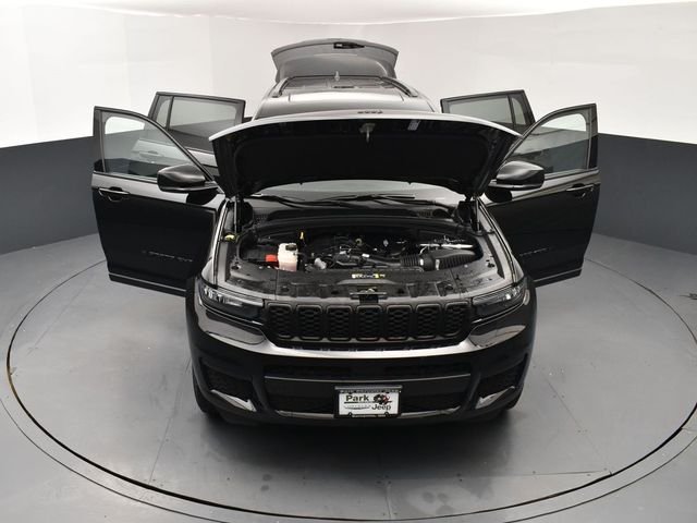 Used 2024 Black Jeep Altitude X image 26