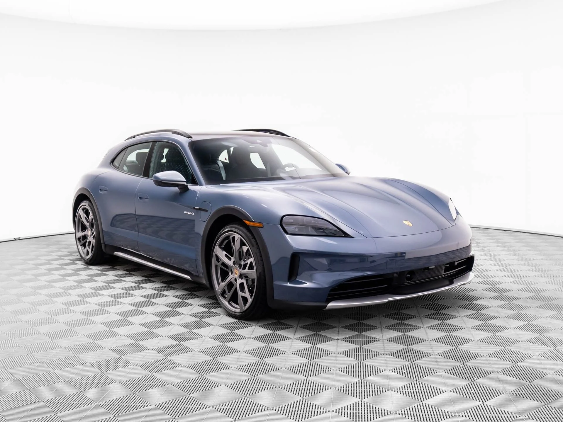 2025 Porsche Taycan Base - Photo 6