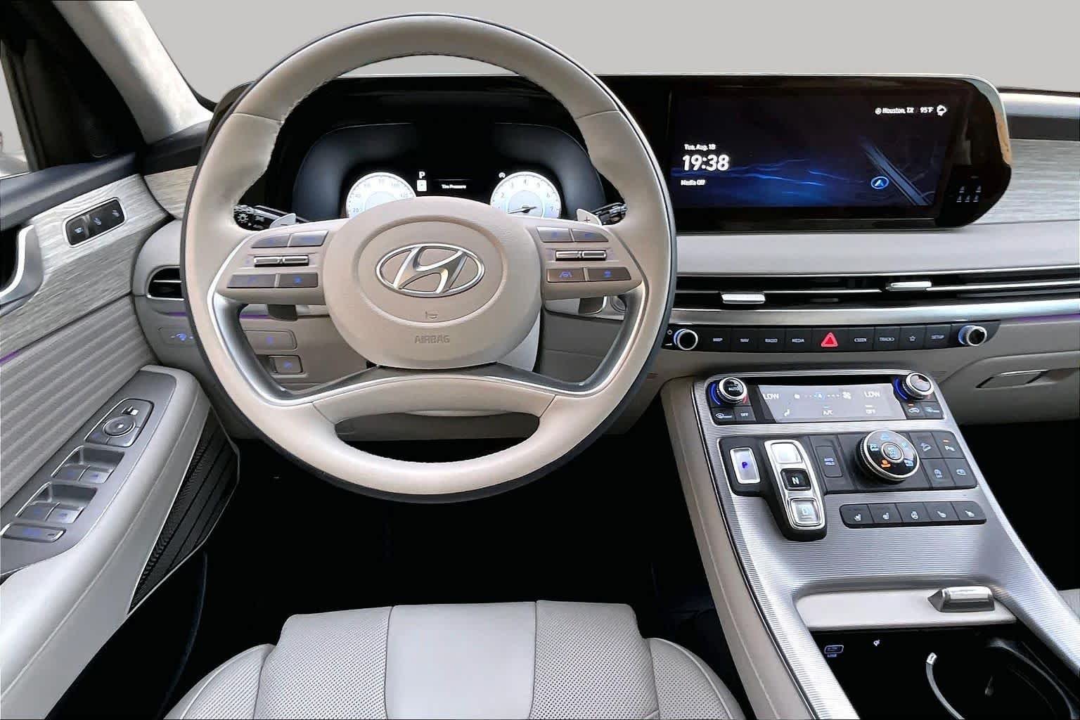 Used 2024 Sierra Burgundy Hyundai Calligraphy image 6