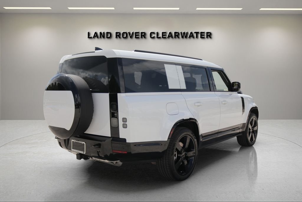New 2026 Fuji White Land Rover X-Dynamic SE image 5