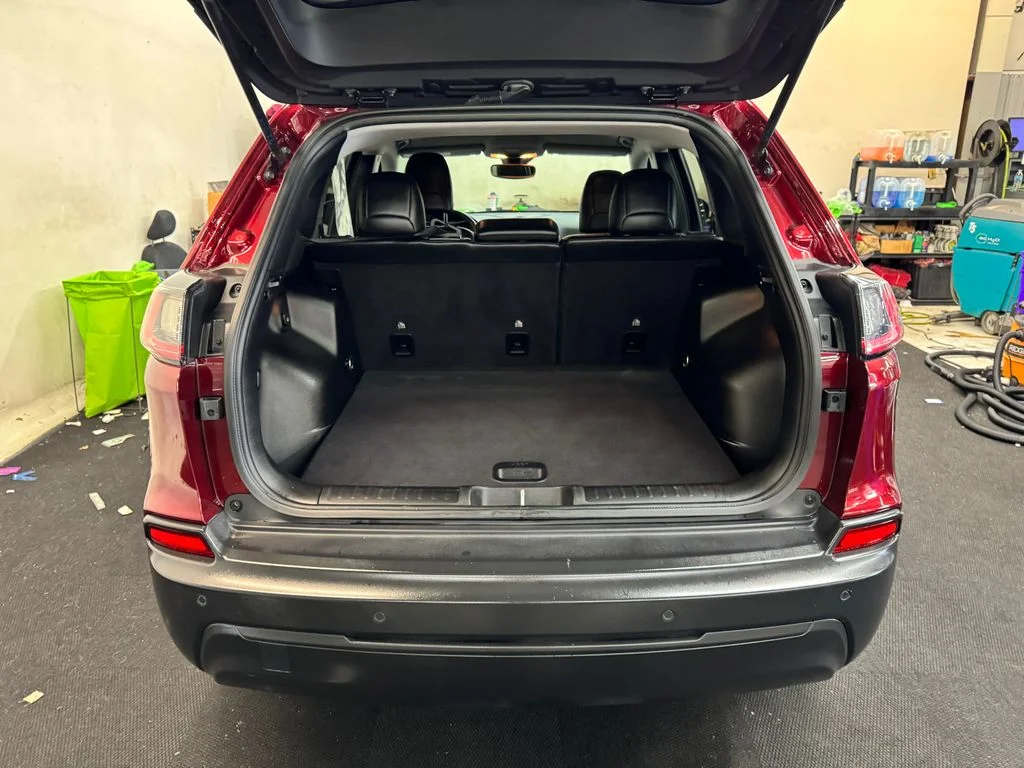 Used 2021 Red Jeep Altitude image 6