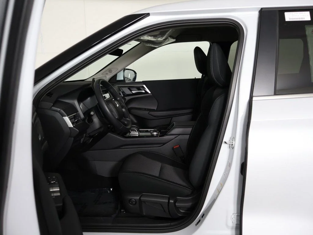 New 2026 White Mitsubishi ES image 29