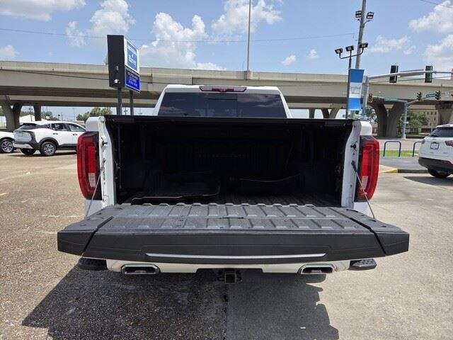 Used 2022 White Frost Tricoat GMC Denali image 29