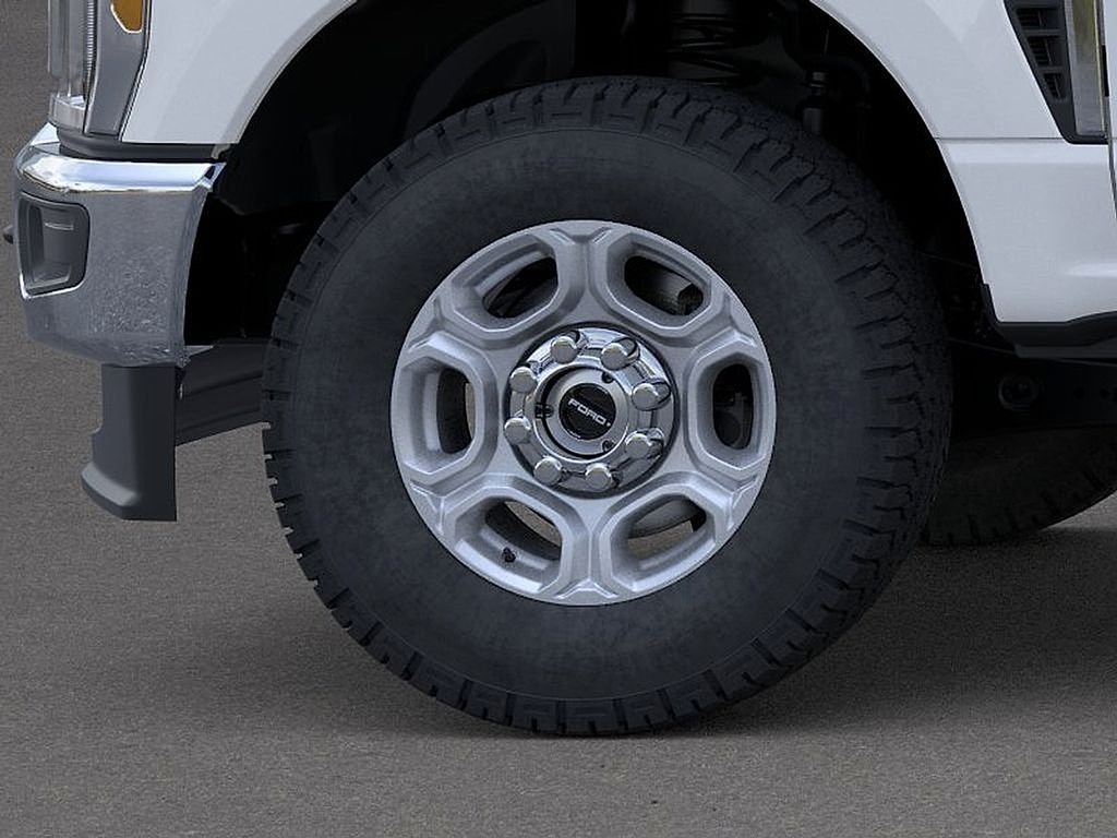 New 2026 Oxford White Ford F-350® XLT image 19
