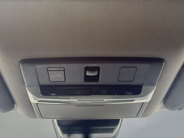 Used 2021 Black Nissan 2.5 Platinum image 36