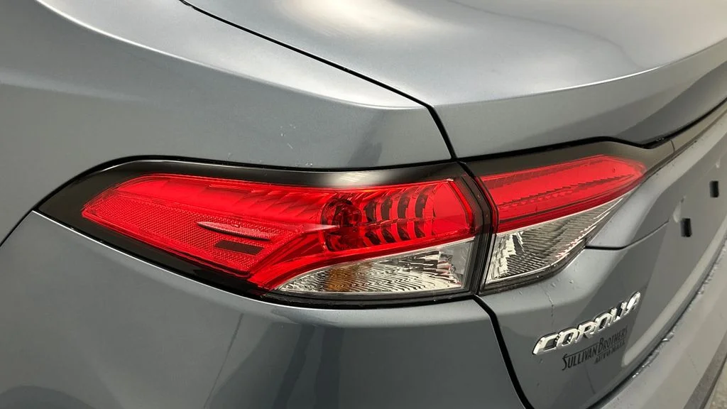Certified Used 2021  Toyota LE image 16