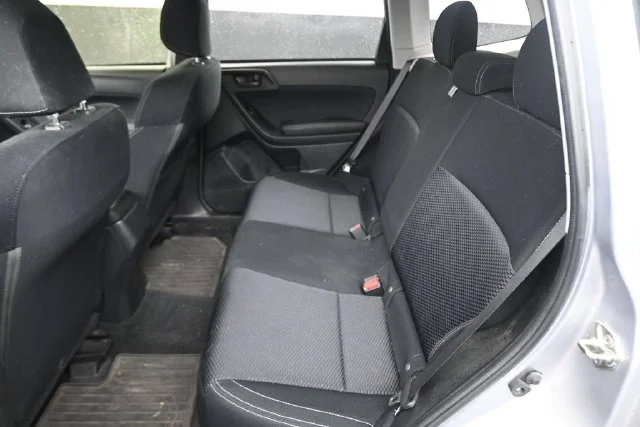 Used 2018 Silver Subaru 2.5i image 19