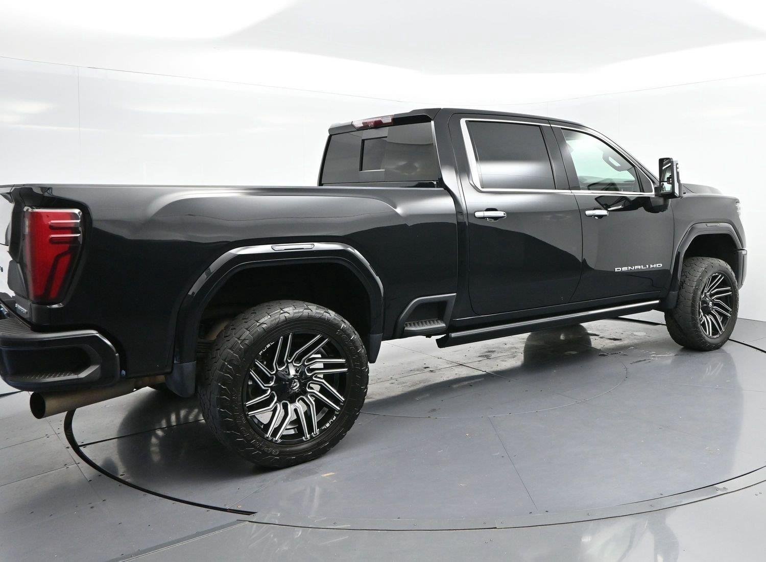 Used 2024 Onyx Black GMC Denali Ultimate image 7