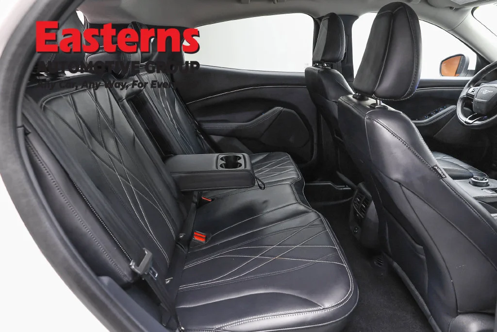 Used 2021 White Ford Select image 23