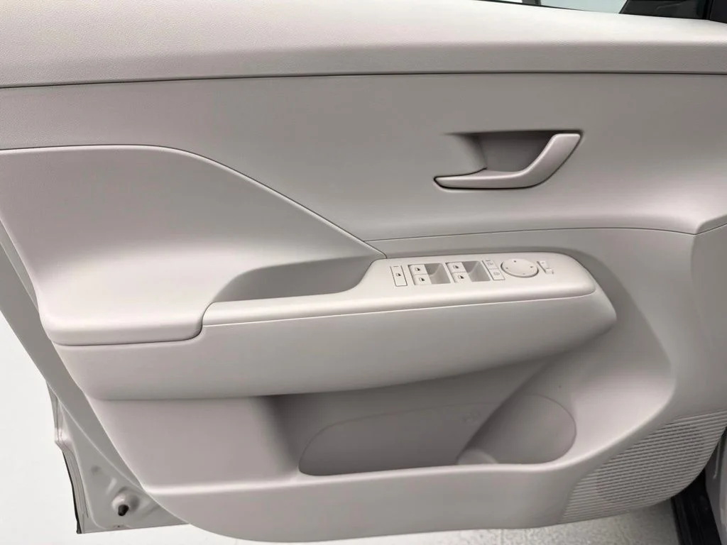 Used 2024 Gray Hyundai SEL image 17