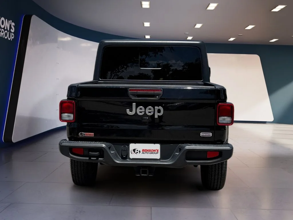 Used 2022 Black Jeep Overland image 4