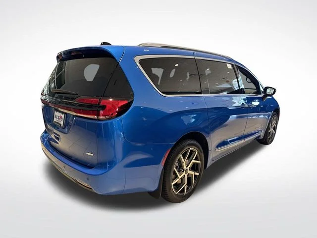 New 2027 Hydro Blue Pearl-Coat Exterior Paint Chrysler Pinnacle image 8