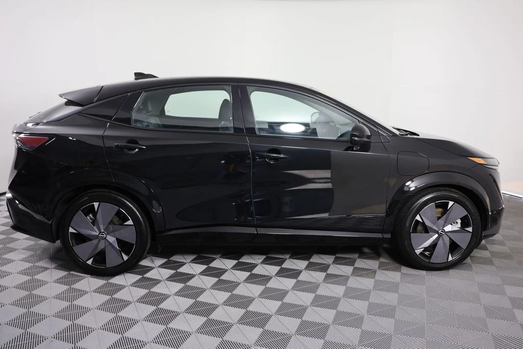 Used 2023 Black Diamond Pearl Nissan PLATINUM+ e-4ORCE image 9