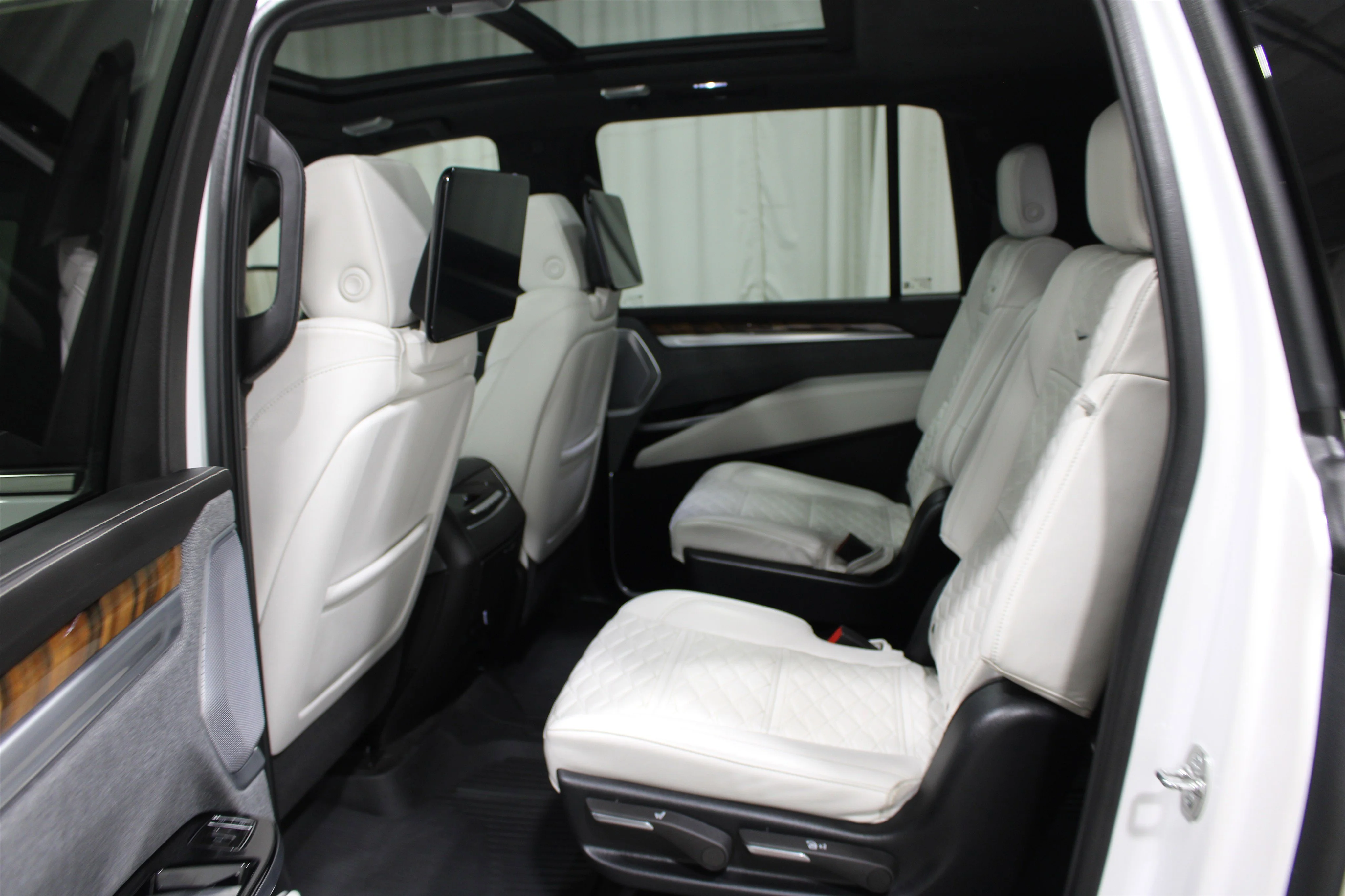 2025 Cadillac Escalade ESV Premium Luxury Platinum - Photo 23